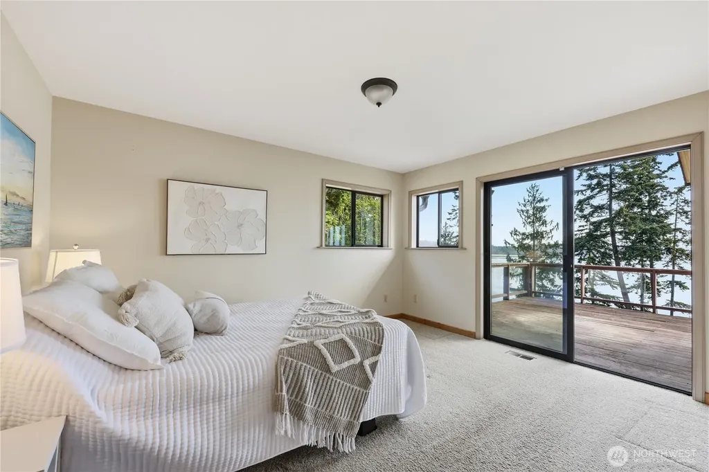 209 Old Oak Bay Road Port Hadlock WA 98368