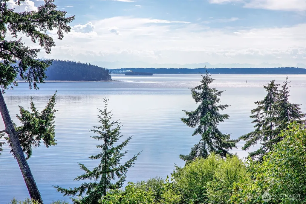 209 Old Oak Bay Road Port Hadlock WA 98368