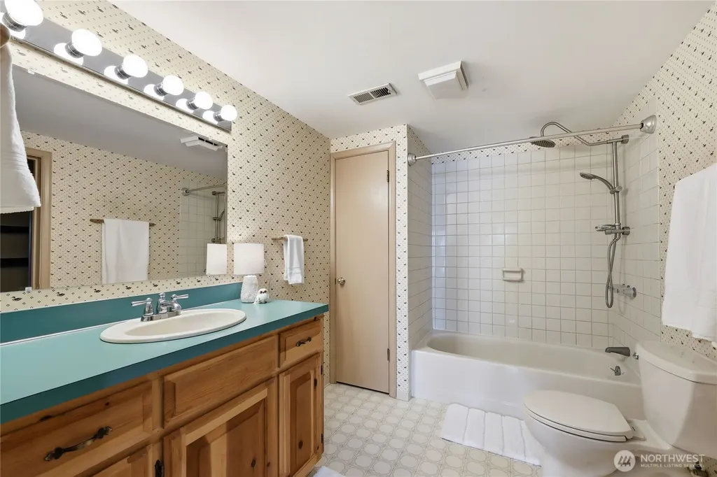 209 Old Oak Bay Road Port Hadlock WA 98368