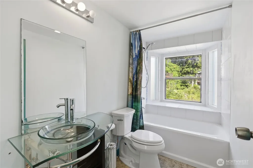 209 Old Oak Bay Road Port Hadlock WA 98368