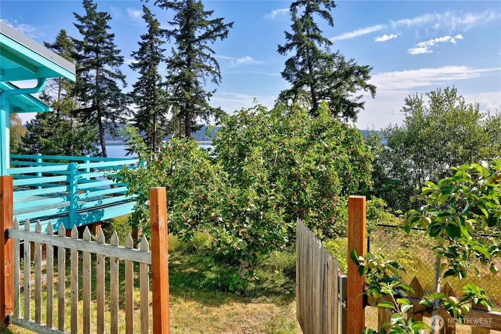 209 Old Oak Bay Road Port Hadlock WA 98368