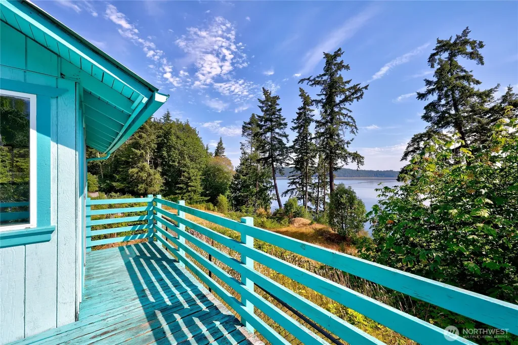 209 Old Oak Bay Road Port Hadlock WA 98368