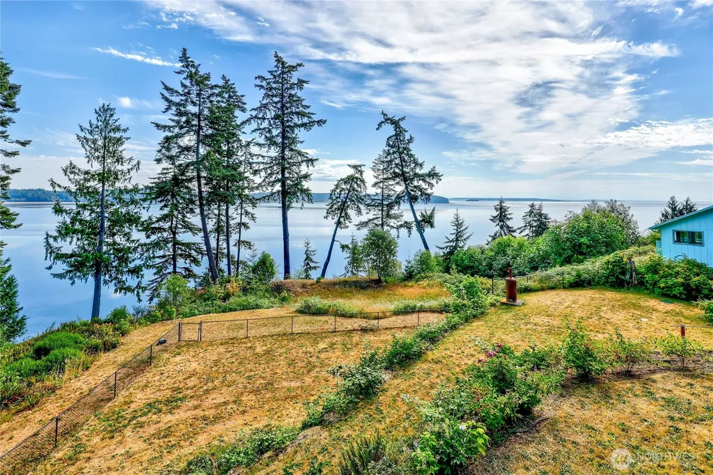 209 Old Oak Bay Road Port Hadlock WA 98368