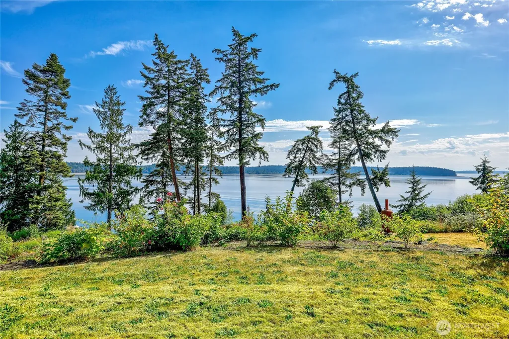 209 Old Oak Bay Road Port Hadlock WA 98368