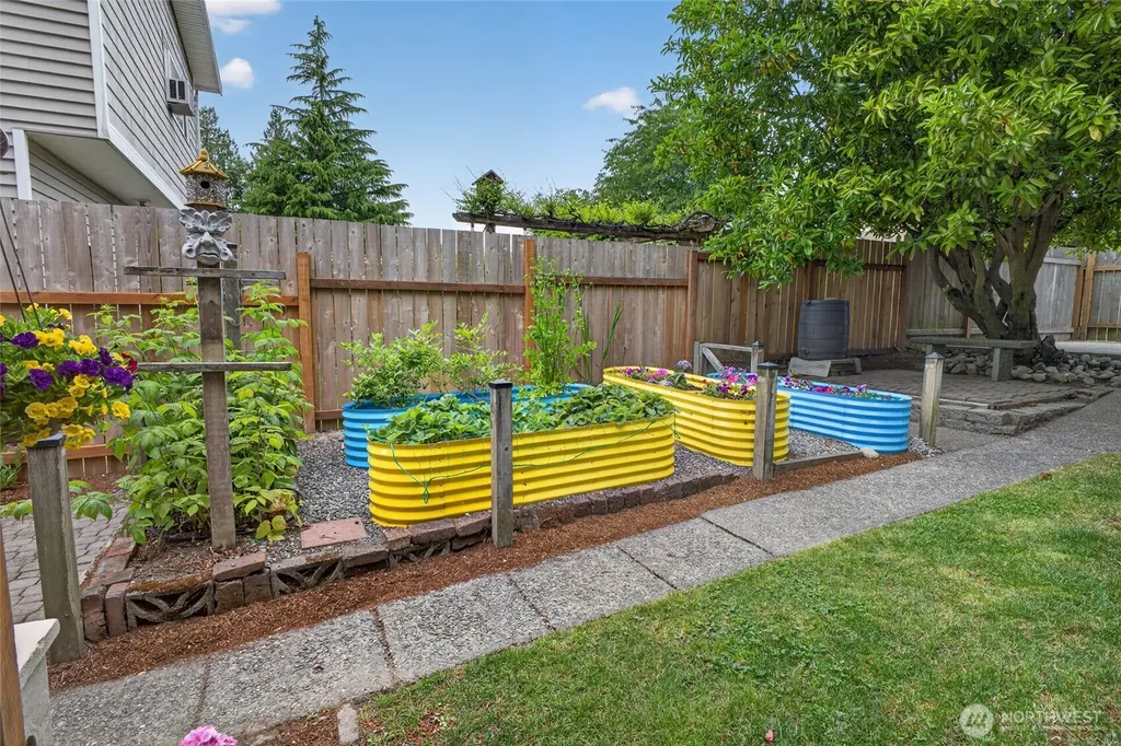 10016 SW 42nd Avenue Seattle WA 98146