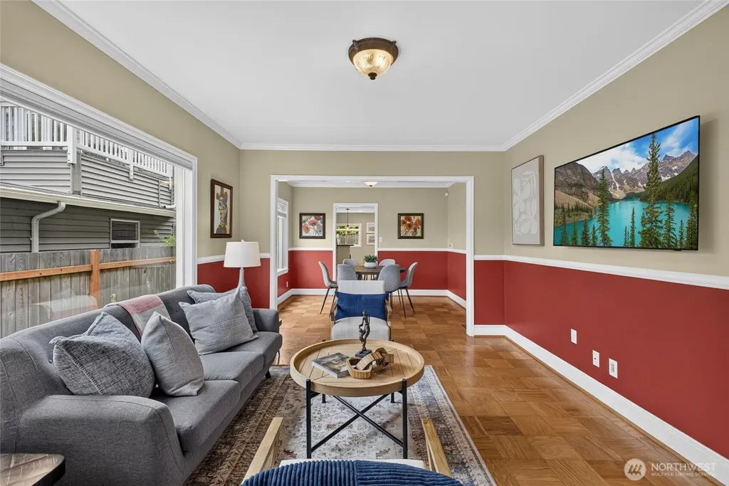 10016 SW 42nd Avenue Seattle WA 98146
