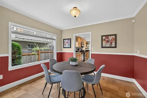 10016 SW 42nd Avenue Seattle WA 98146