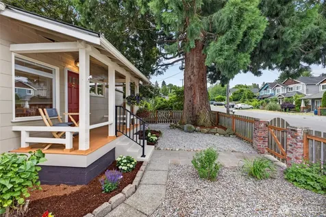 10016 SW 42nd Avenue Seattle WA 98146