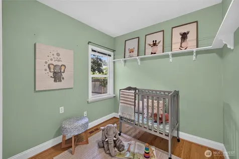 10016 SW 42nd Avenue Seattle WA 98146