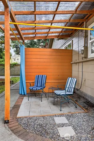 10016 SW 42nd Avenue Seattle WA 98146