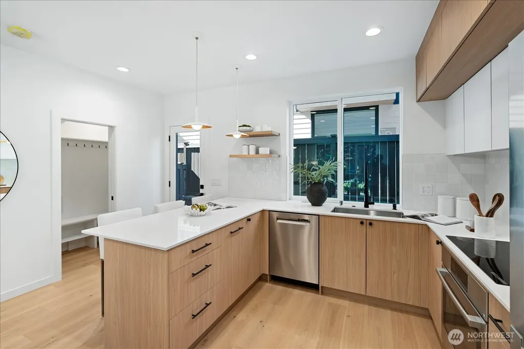 1762 NW 60th Street Seattle WA 98107