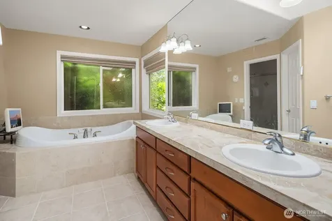13915 SE 238th Place Kent WA 98042