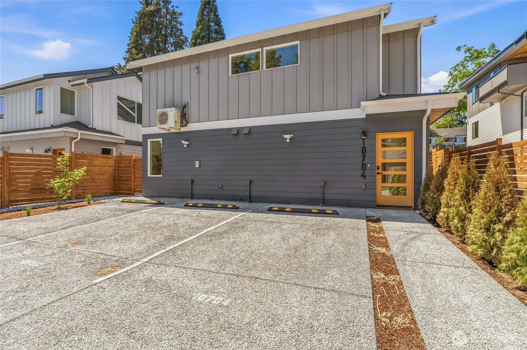 10704 Linden Avenue N Seattle WA 98133