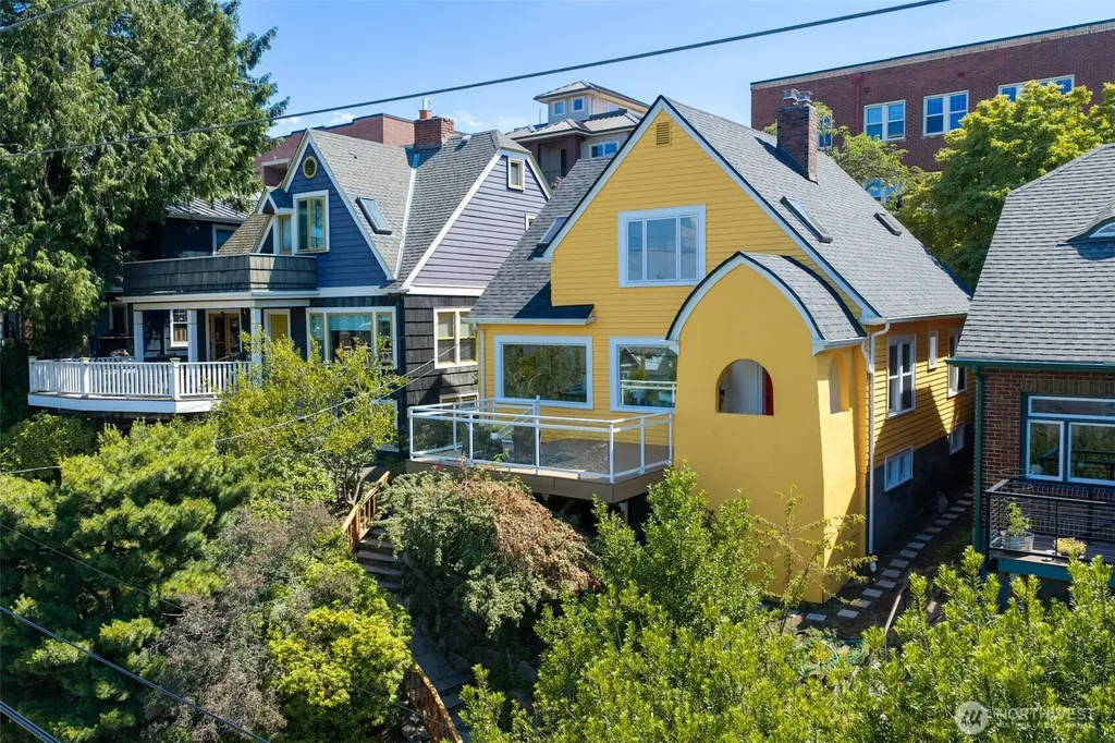 5006 Greenwood Avenue N Seattle WA 98103