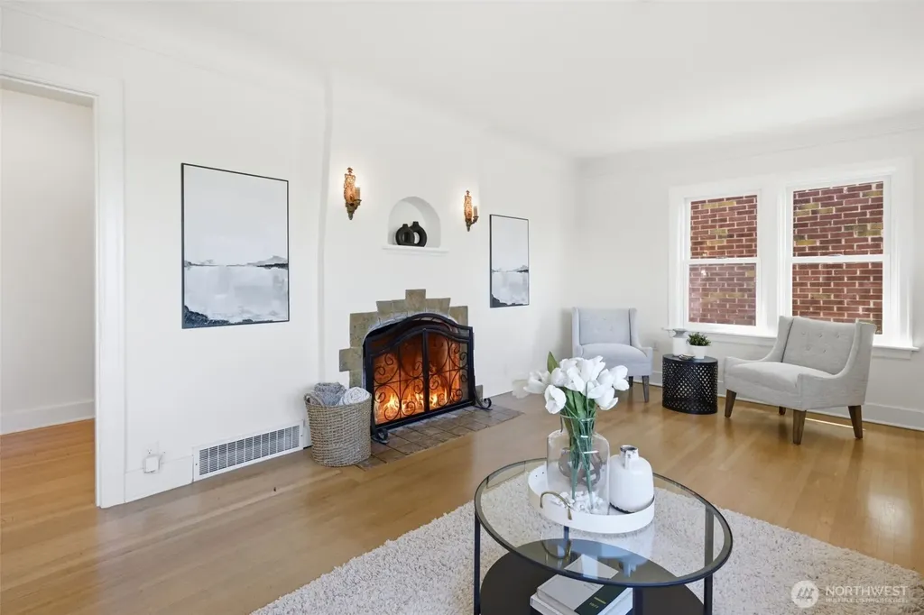 5006 Greenwood Avenue N Seattle WA 98103