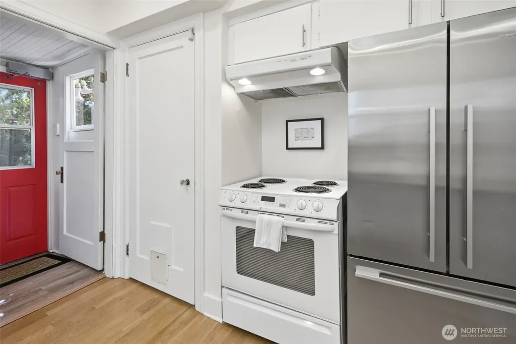 5006 Greenwood Avenue N Seattle WA 98103