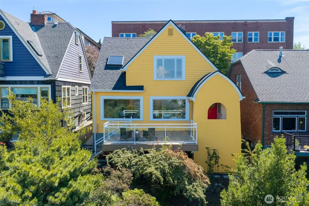 5006 Greenwood Avenue N Seattle WA 98103