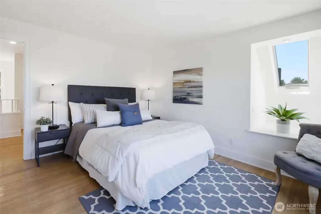 5006 Greenwood Avenue N Seattle WA 98103