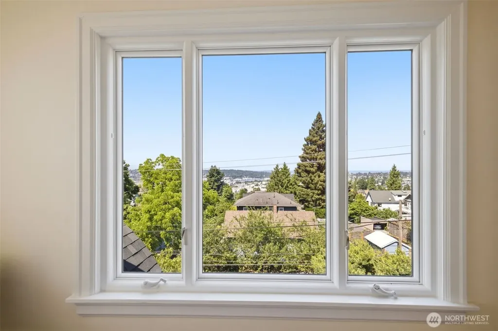5006 Greenwood Avenue N Seattle WA 98103