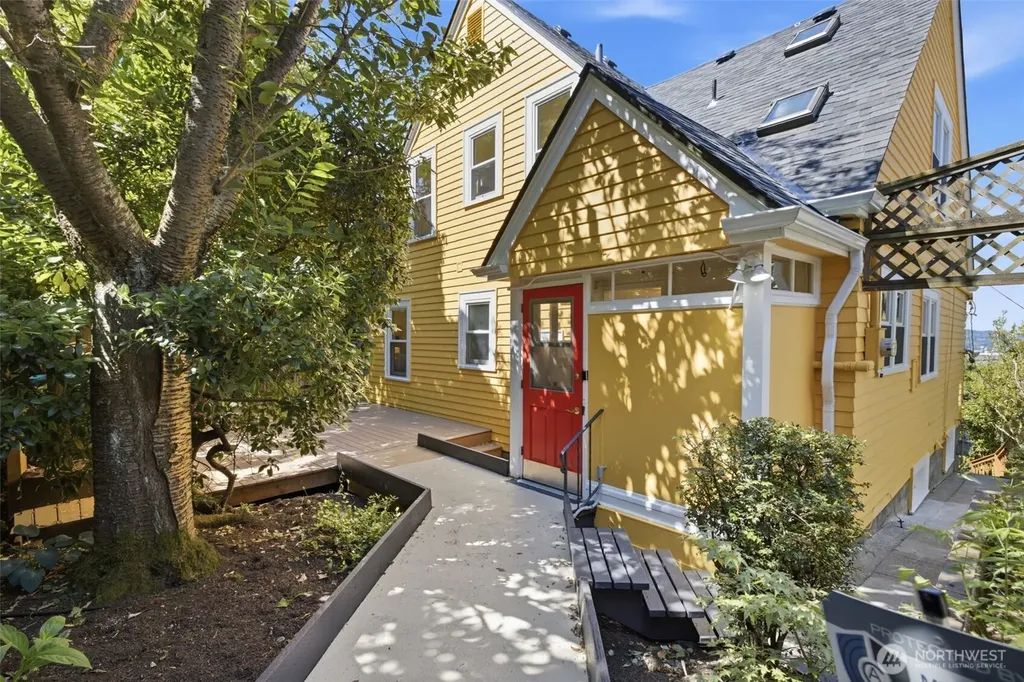 5006 Greenwood Avenue N Seattle WA 98103