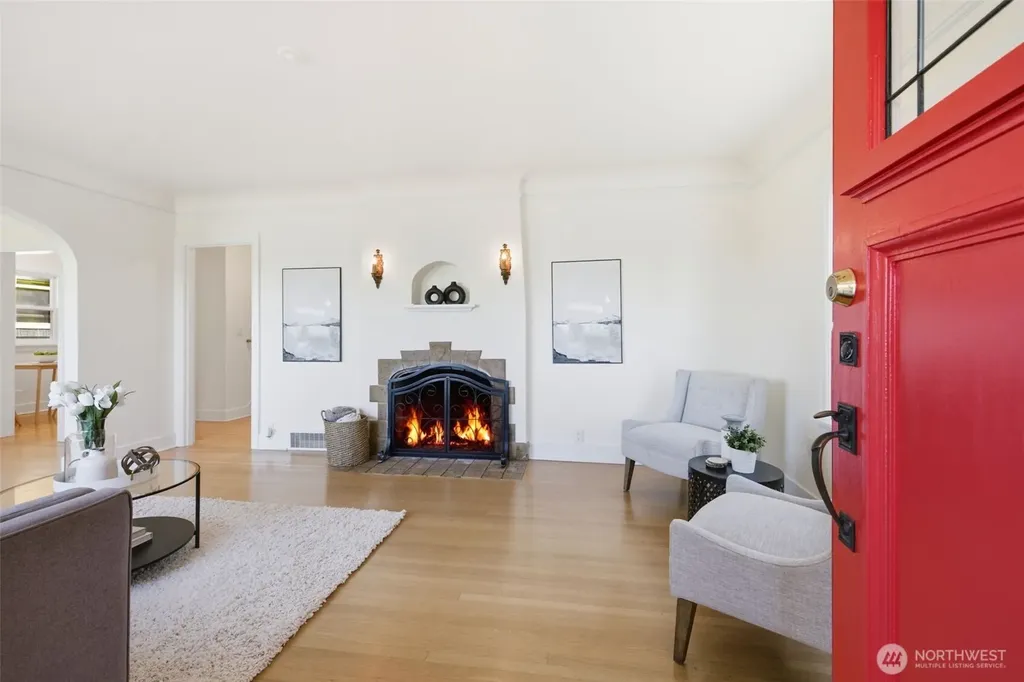 5006 Greenwood Avenue N Seattle WA 98103