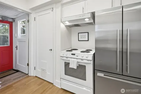 5006 Greenwood Avenue N Seattle WA 98103