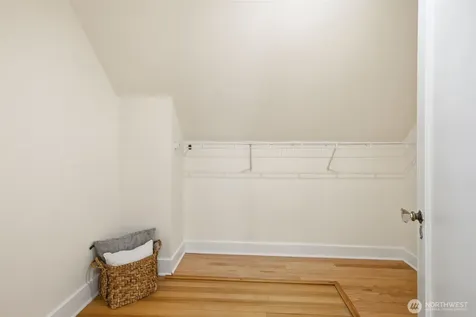 5006 Greenwood Avenue N Seattle WA 98103