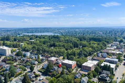 5006 Greenwood Avenue N Seattle WA 98103
