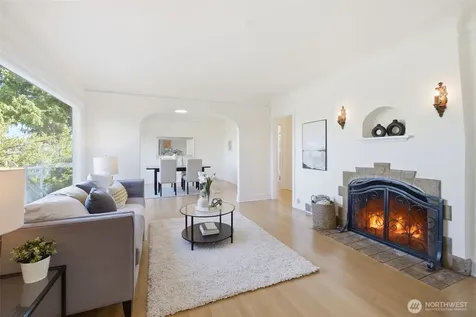 5006 Greenwood Avenue N Seattle WA 98103