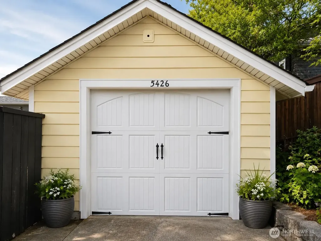 5426 Green Lake Way N Seattle WA 98103