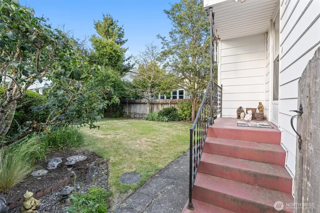 310 NW 75th Street Seattle WA 98117