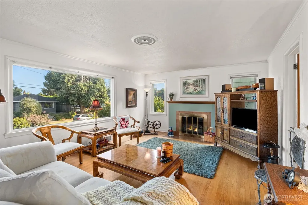 310 NW 75th Street Seattle WA 98117