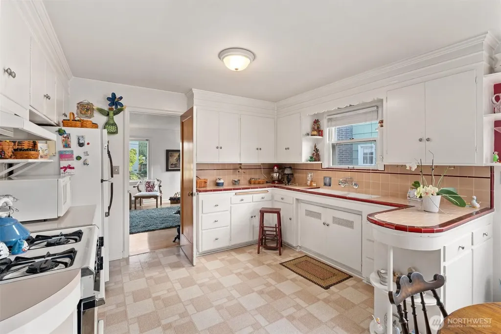 310 NW 75th Street Seattle WA 98117
