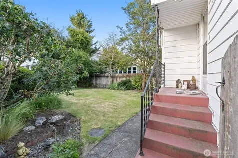 310 NW 75th Street Seattle WA 98117