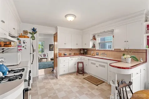 310 NW 75th Street Seattle WA 98117