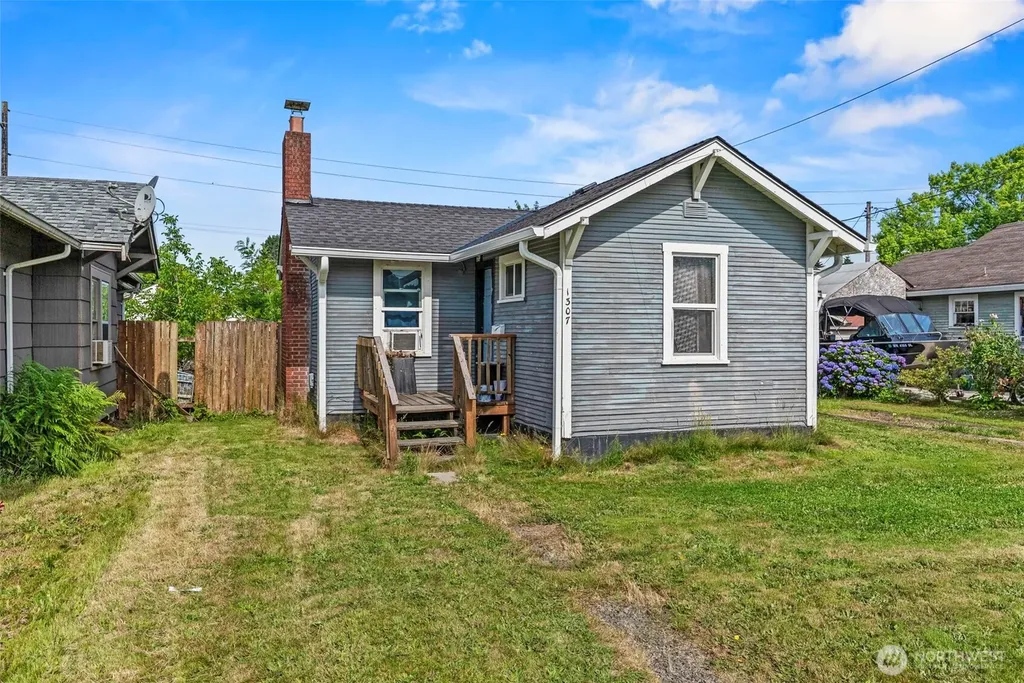 1307 Sixth Avenue Kelso WA 98626