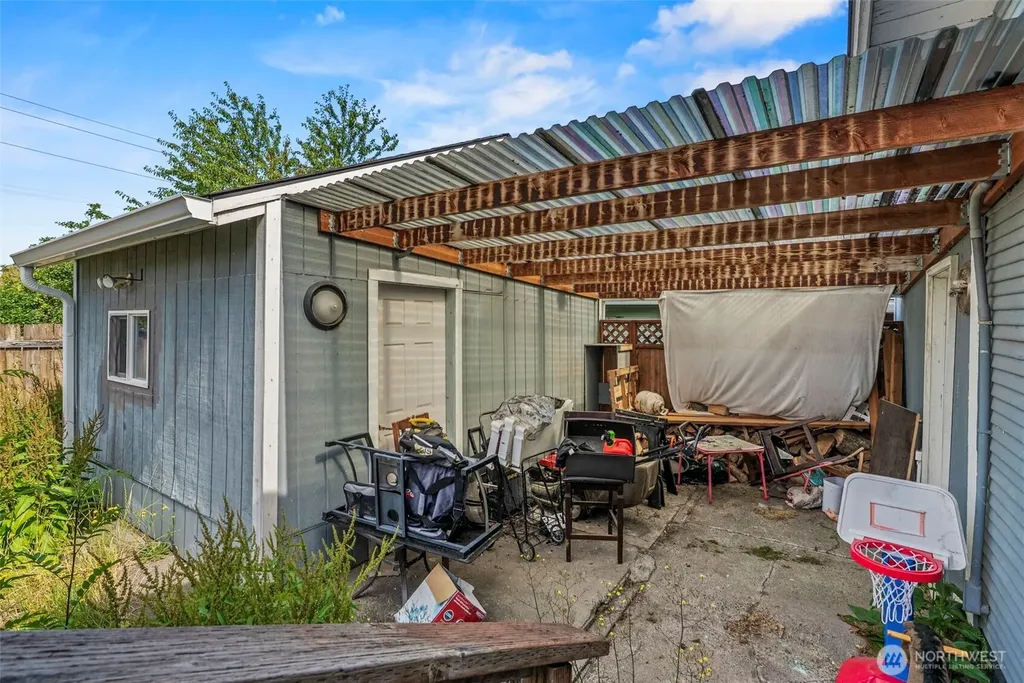 1307 Sixth Avenue Kelso WA 98626