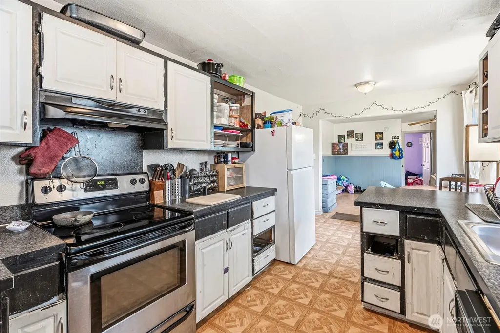 1307 Sixth Avenue Kelso WA 98626