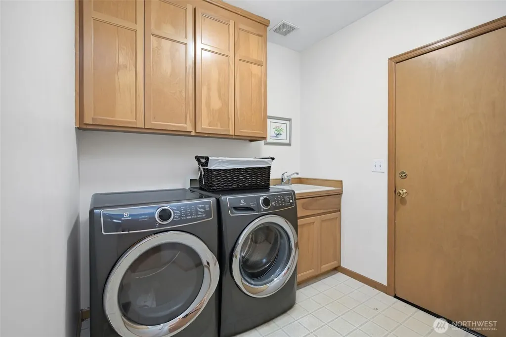26998 SE 22nd Way Sammamish WA 98075