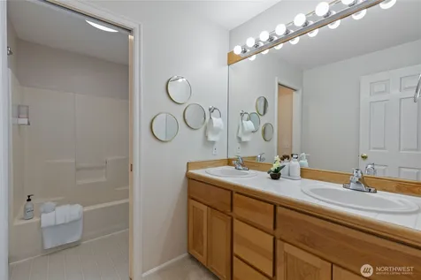 26998 SE 22nd Way Sammamish WA 98075