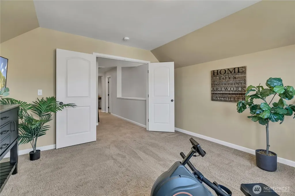 2404 57th Street SE Auburn WA 98092