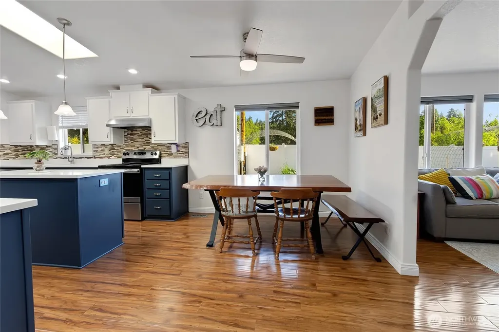1812 SW Spruce Street Port Orchard WA 98367