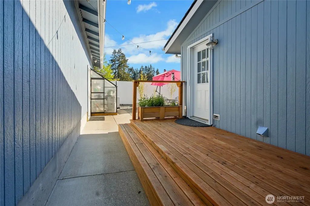1812 SW Spruce Street Port Orchard WA 98367