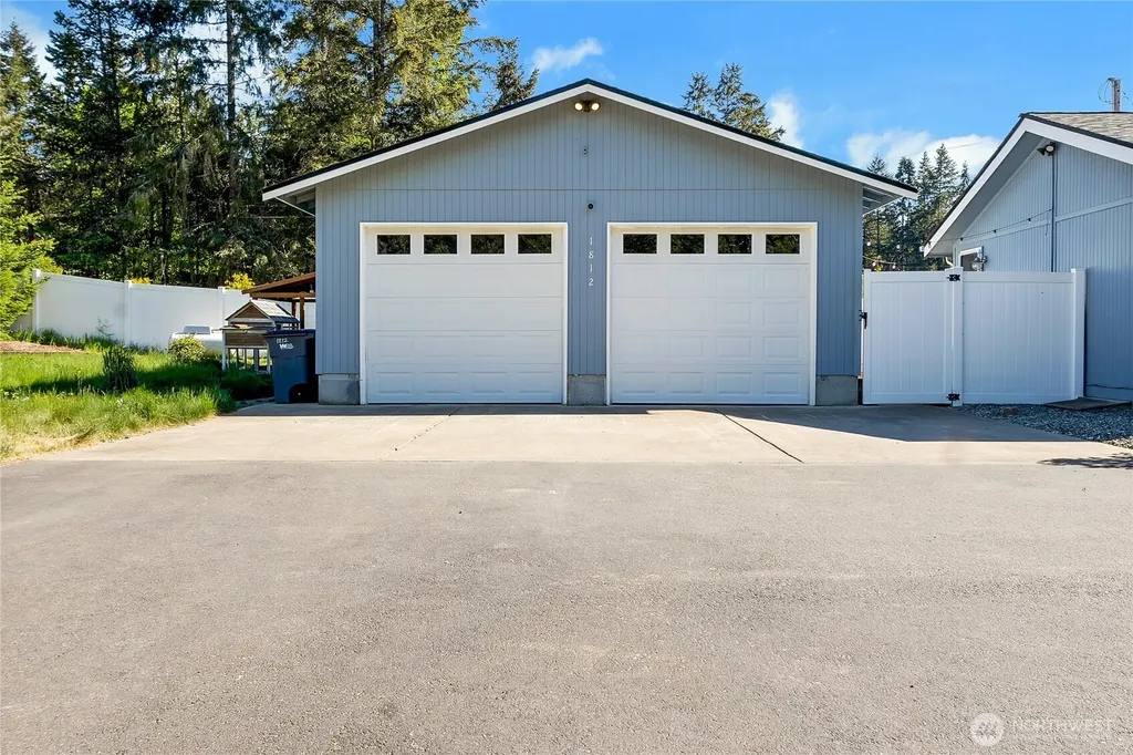 1812 SW Spruce Street Port Orchard WA 98367
