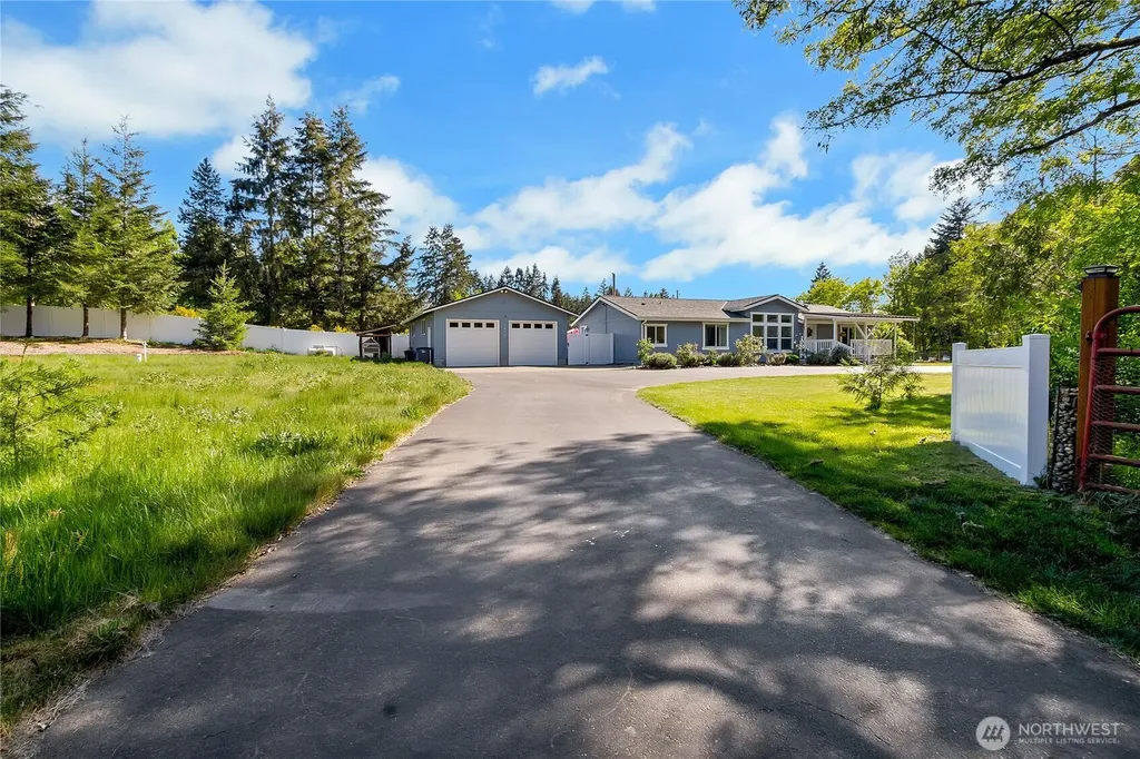 1812 SW Spruce Street Port Orchard WA 98367