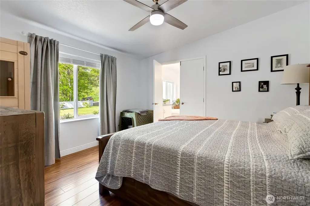 1812 SW Spruce Street Port Orchard WA 98367