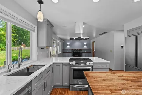131 146th Street SW Lynnwood WA 98087