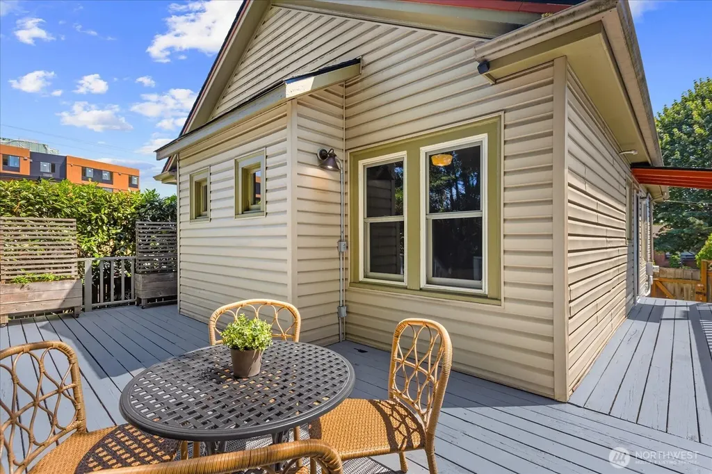 946 N 83rd Street Seattle WA 98103