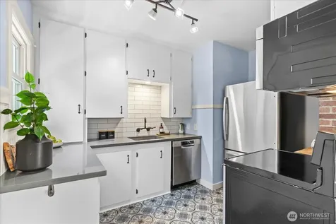 946 N 83rd Street Seattle WA 98103