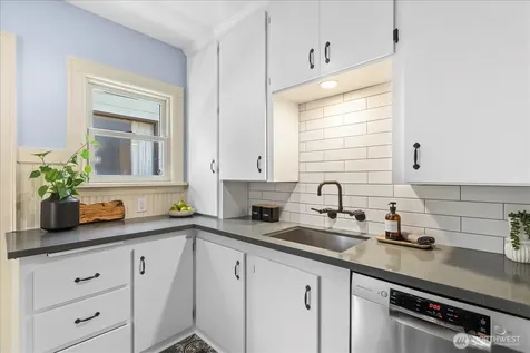 946 N 83rd Street Seattle WA 98103